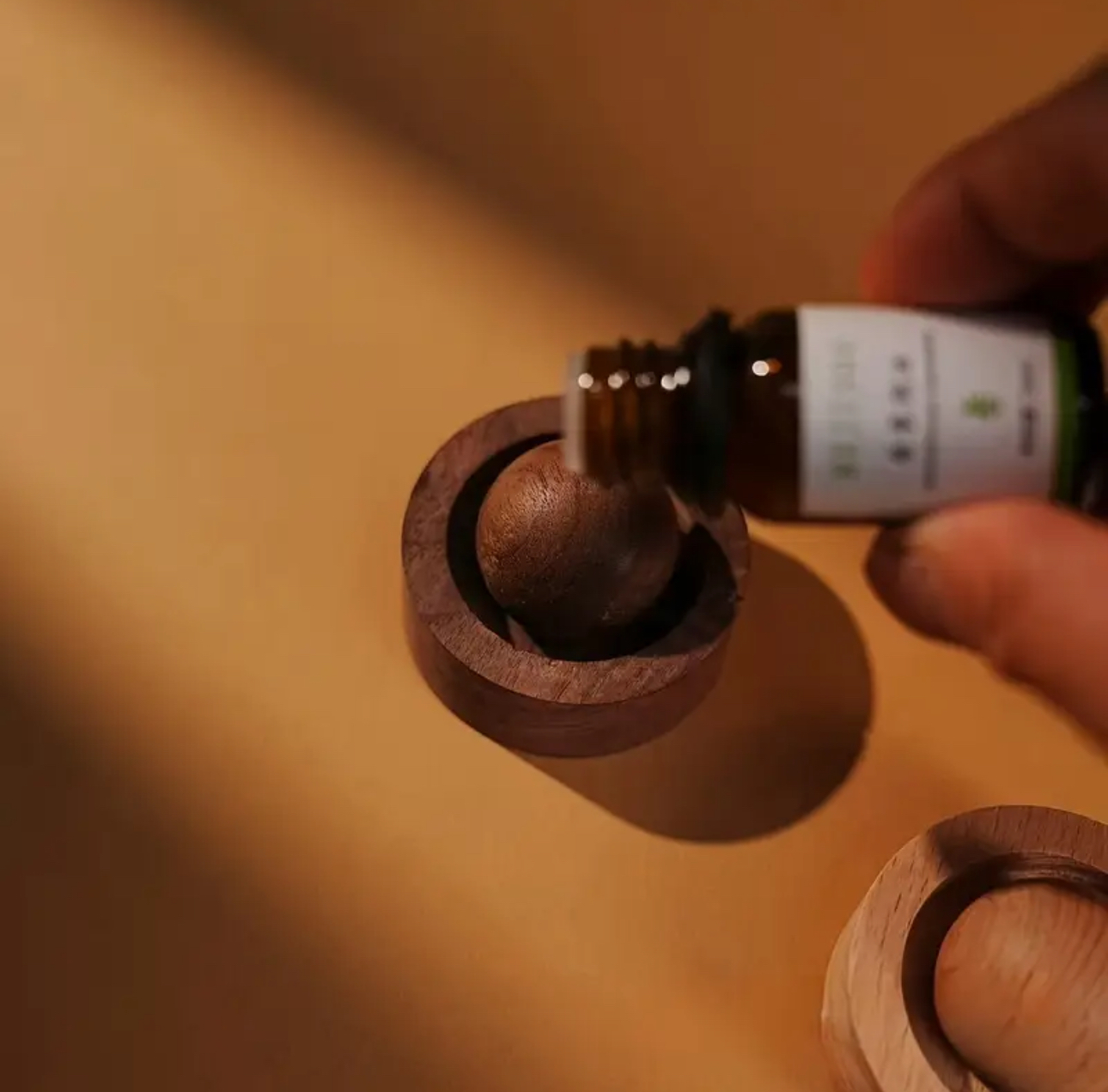 Wooden Ball Aromatherapy Car Diffuser - Image 4